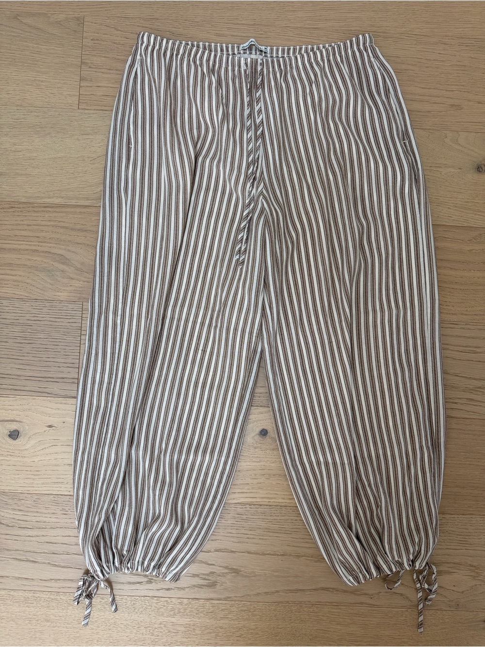 Abercrombie convertible crinkle balloon pull-on pant